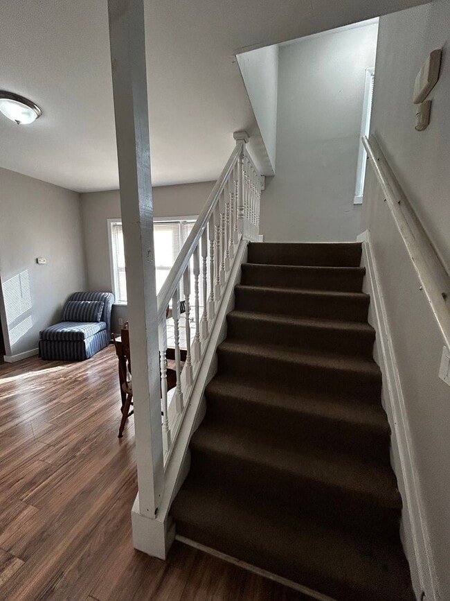 Building Photo - 1143-1145-1145 S Plymouth Ave