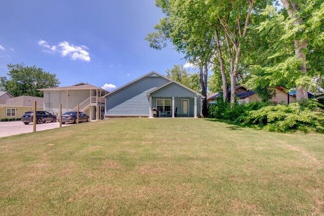 Building Photo - 4/2.5/2 Home! Rare Find!