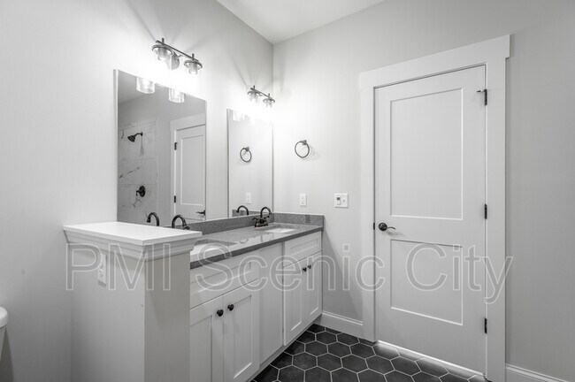 Building Photo - 1908 Cypress Ln