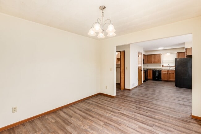 Building Photo - 8287 Talia Ct