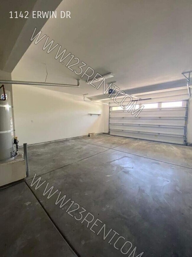 Building Photo - 1142 Erwin Dr