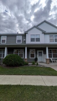 Building Photo - Beautiful 2 bedroom townhouse in Maple Grove