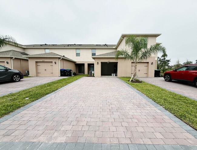 Building Photo - 16311 Lakelet Aly