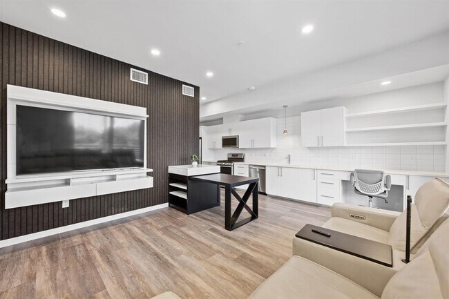 Building Photo - 4004 Banister Ln