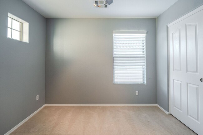 Building Photo - $3,500 For Lease Starting June 1, 2026 4 beds-2.5 Baths 2,421 Sq. Ft.  Amazing Gilbert 85298 Home...