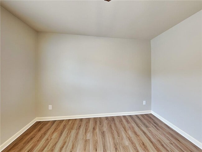 Building Photo - 5015 Groover Dr