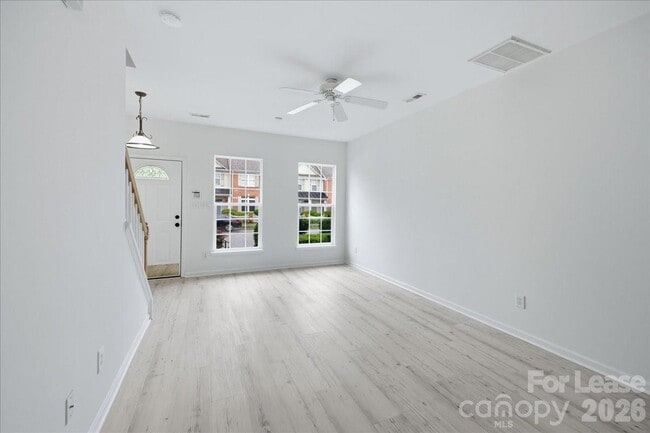 Building Photo - 6928 Creft Cir