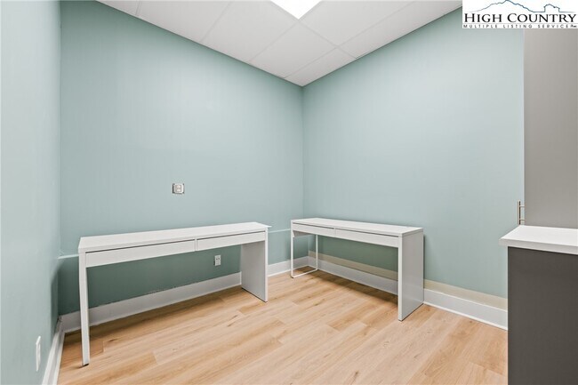 Building Photo - 610 State Farm Rd