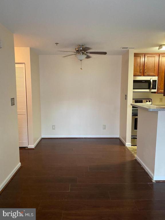 Building Photo - 33 Fern Oak Cir