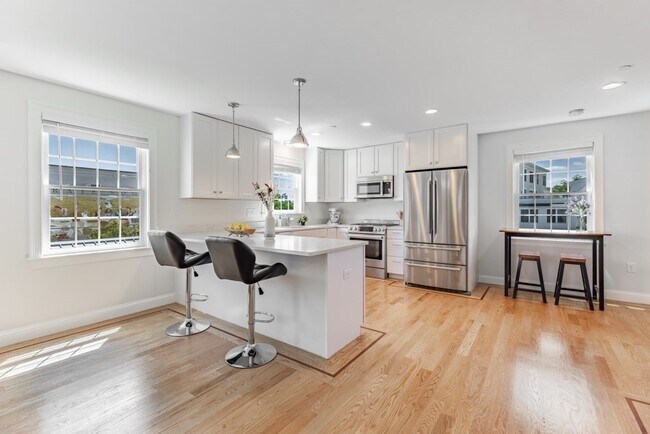 Building Photo - 10 Allen Ct