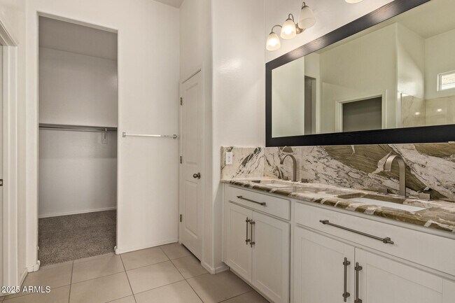 Building Photo - 15612 W Smoketree Dr