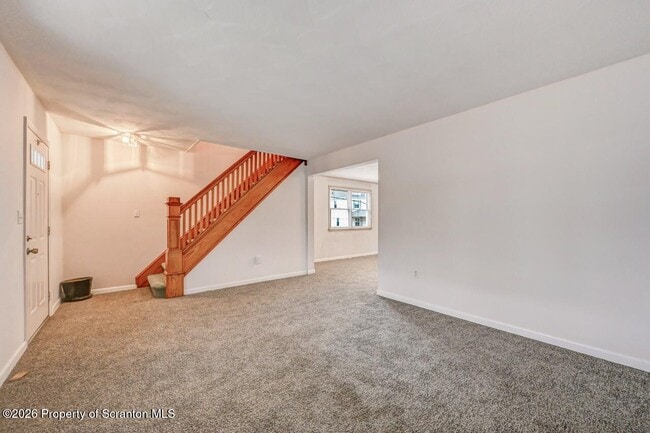 Building Photo - 454 Hickory St