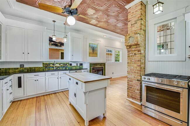 Building Photo - 1006 Shelley Ave