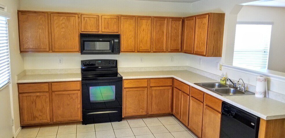 Building Photo - 25715 Gold Yarrow