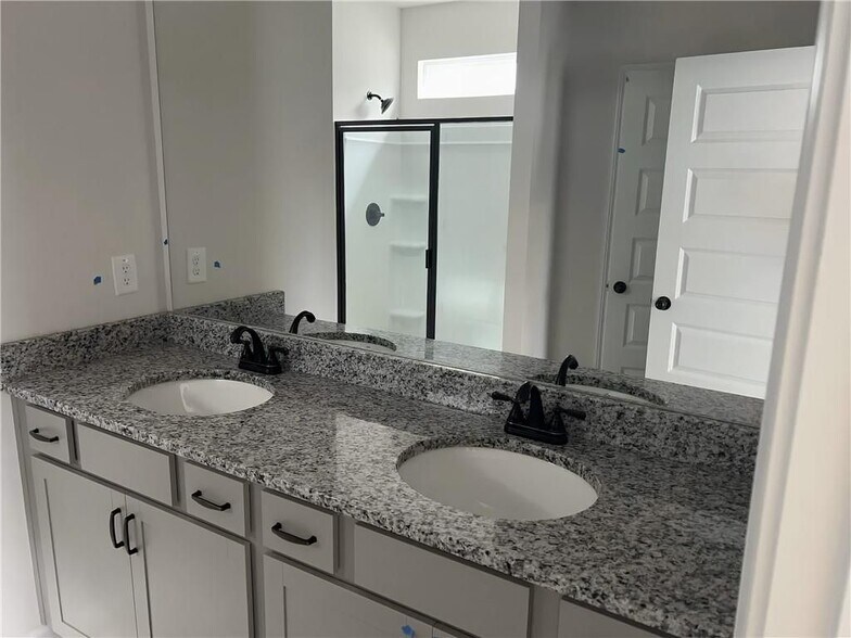 Building Photo - 423 Perth Dr