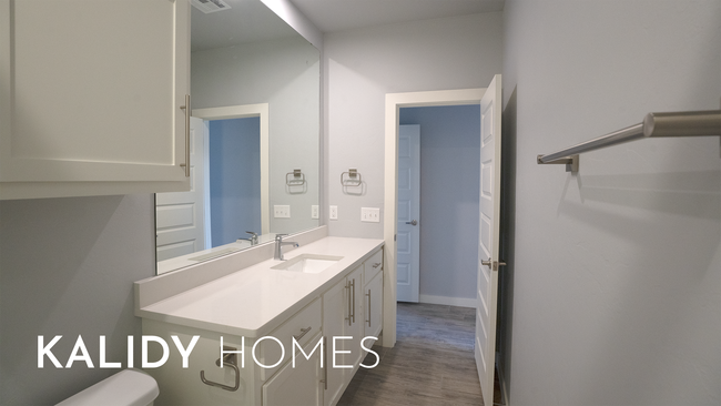 Building Photo - 303 Kirks Holw