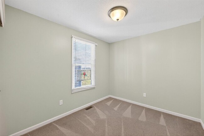 Building Photo - 3275 Simeon Bunker St