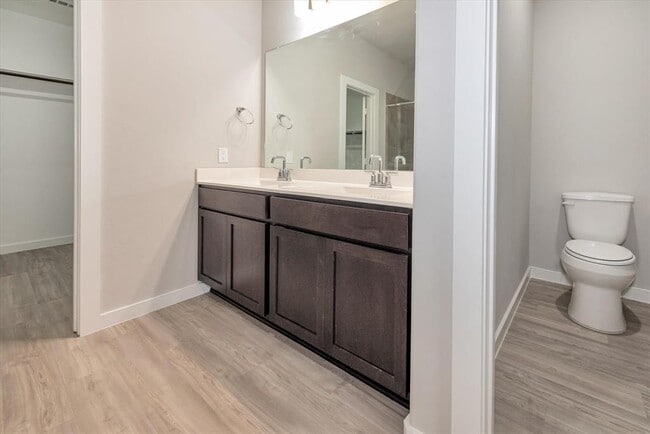 Building Photo - 10651 Whitejacket