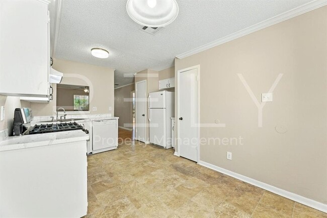 Building Photo - 205 W William Cannon Dr