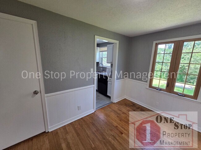 Building Photo - Beautiful 3 Bedroom 2 Bathroom in Kansas City