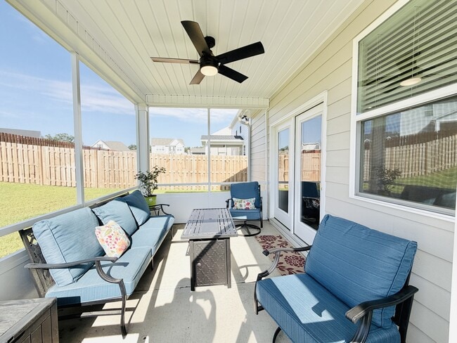 Building Photo - 667 Honeydew Dr