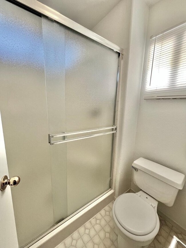 Building Photo - 7439 W Crest Ln