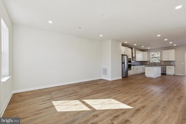 Building Photo - 308 Bennetts Ct
