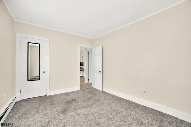 Building Photo - 27 Brighton Rd