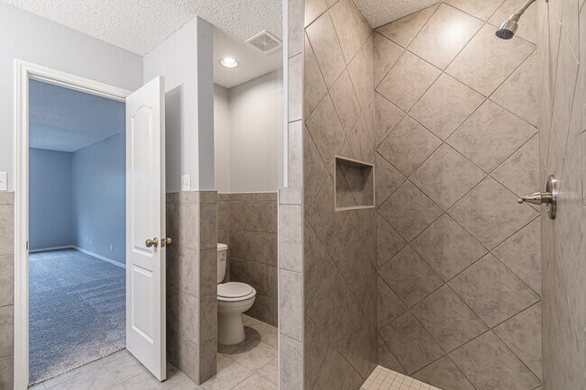 Building Photo - 1519 Jasmine