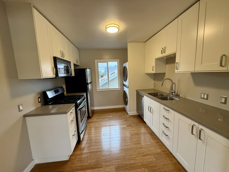 Primary Photo - 610 Indiana Ave