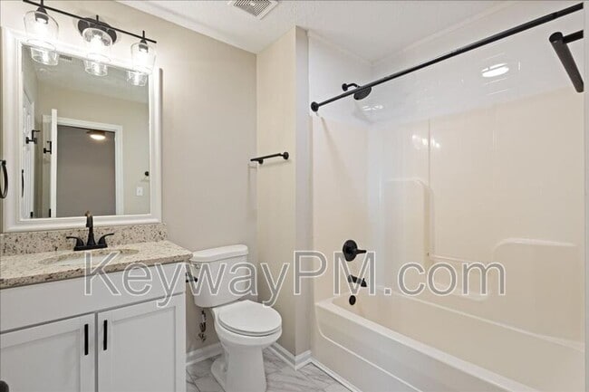 Building Photo - 517 Edgecliff Ln
