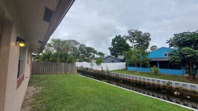 Building Photo - 2 BEDROOMS 1 BATHROOM IN AREA OF RIVERLAND