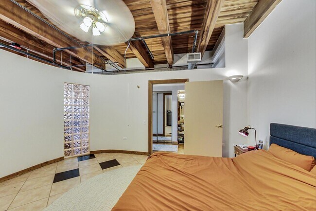 Building Photo - 732 S Financial Pl