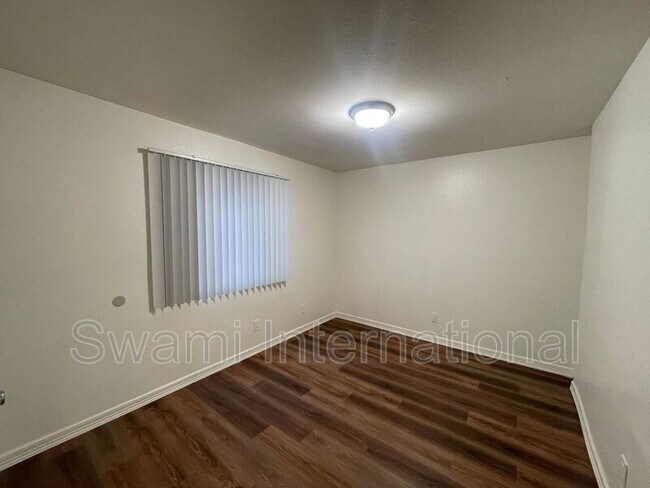 Building Photo - 345 Stepney St