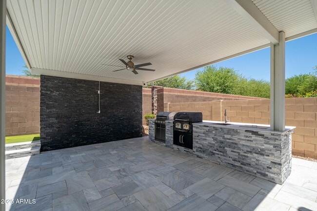 Building Photo - 9752 W Rowel Rd