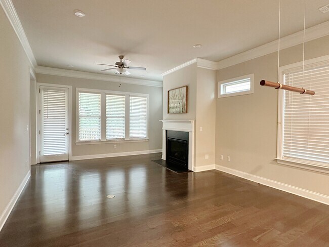 Building Photo - 1065 Penny Ln