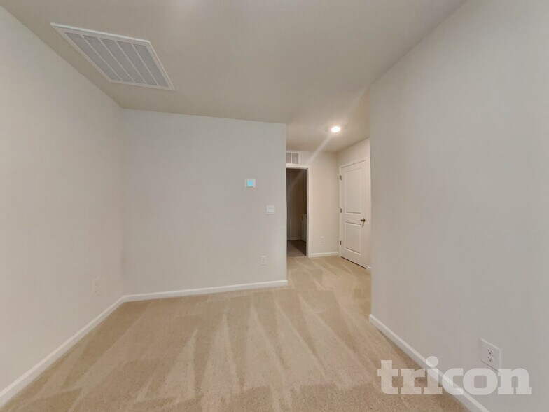 Building Photo - 141 Chapel Dr