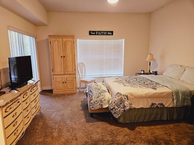 Building Photo - 180 Portside Ave