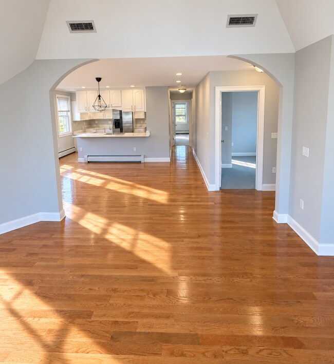 Building Photo - 79 Scofield Ave