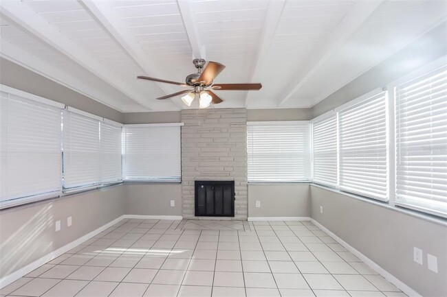 Building Photo - 1301 Farragut Dr N