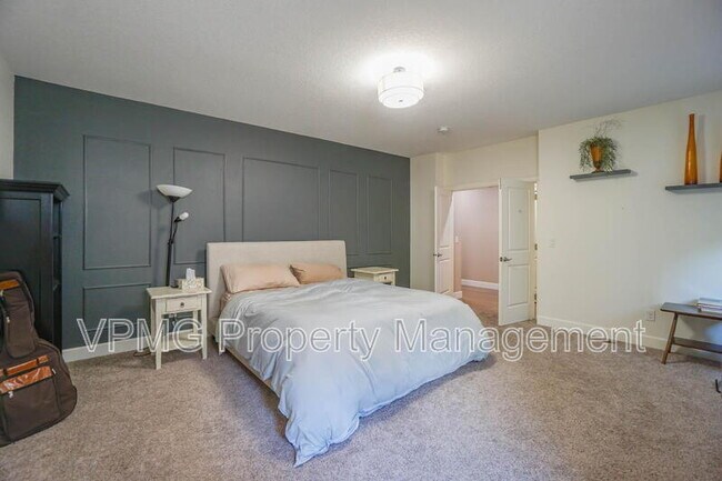Building Photo - 12114 NW 41st Ave