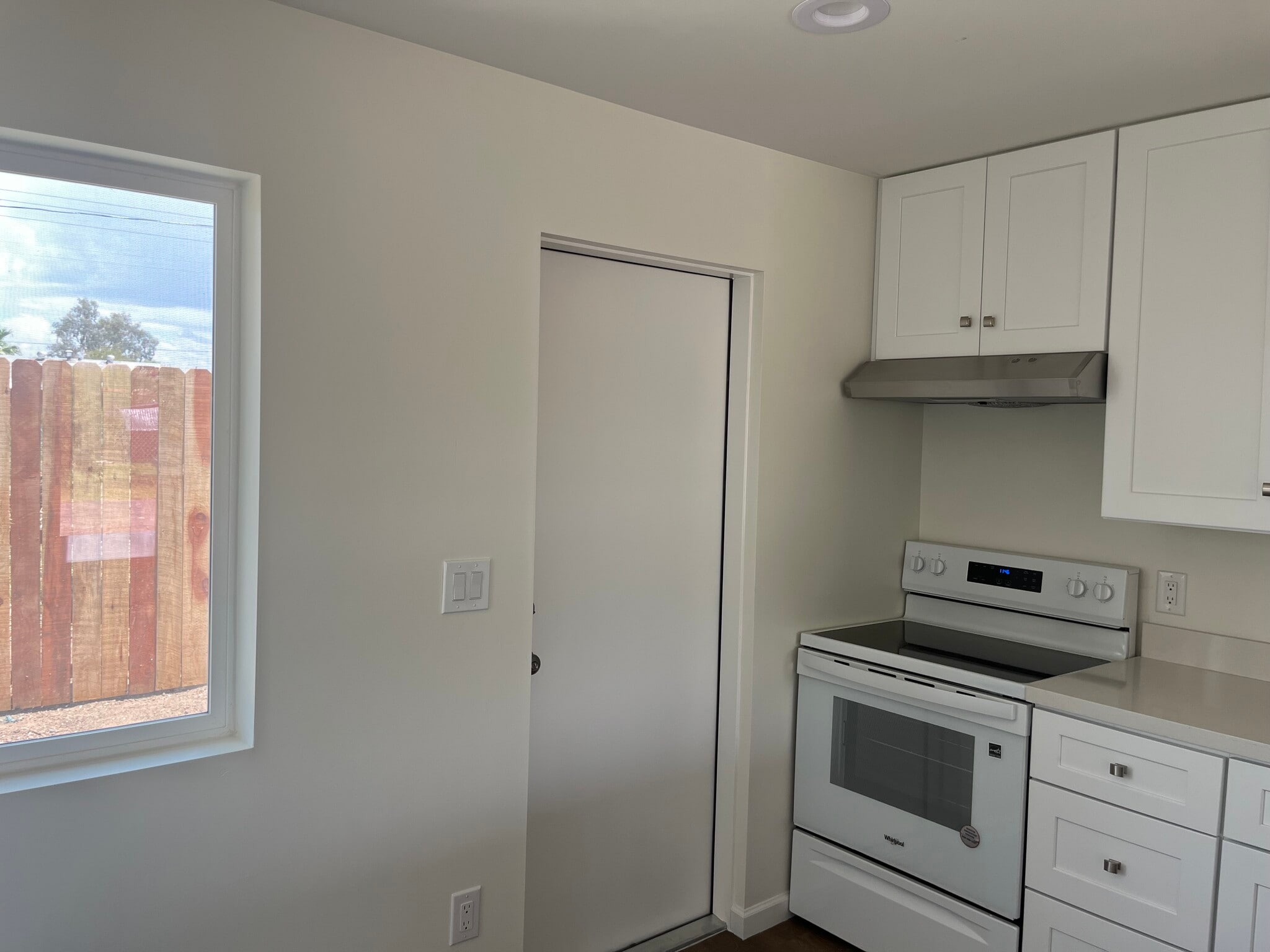 Kitchen - 1727 E Oak St