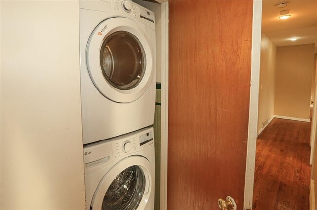 Building Photo - 804 NW 8 St