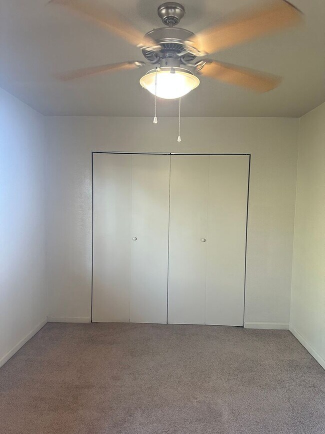 Building Photo - CountryClub3357-26