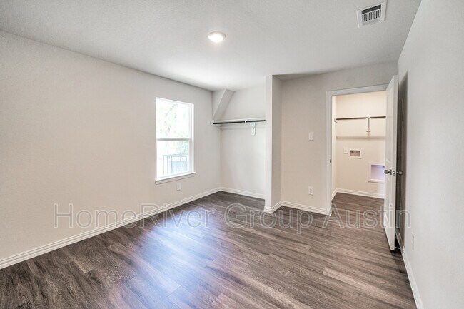 Building Photo - 220 44th St