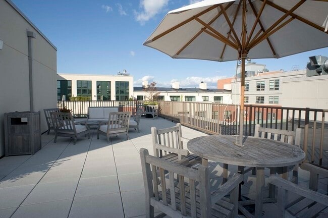 Building Photo - 29 Otis St