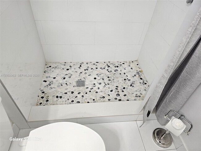 Building Photo - 20400 W Country Club Dr