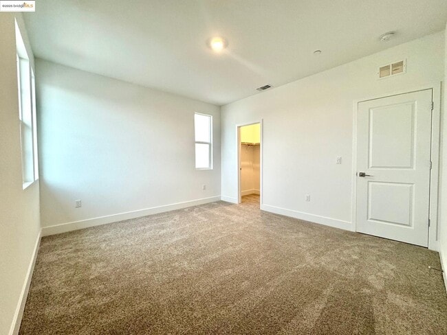 Building Photo - 2850 Talkeetna St