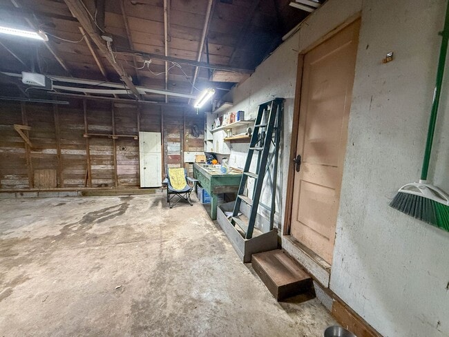Building Photo - 2bd/1.75ba Lynnwood Home