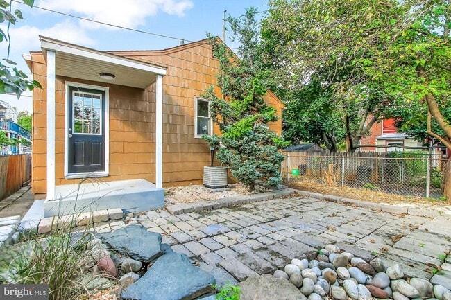 Building Photo - Coming Soon!  Charming 2 Bedroom, 1 Bath H...